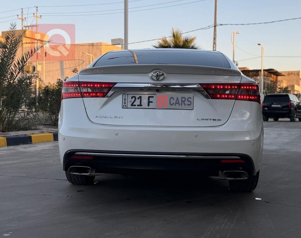 تويوتا أفالون